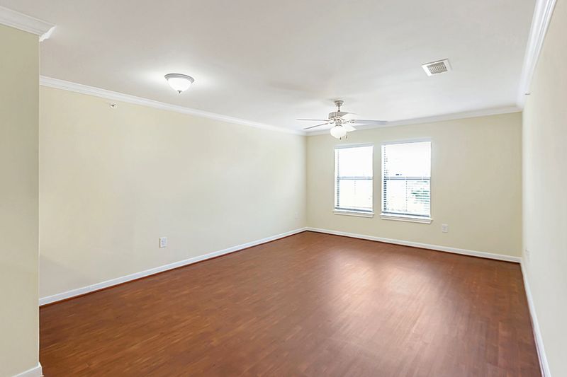 Luxury Apartment Buda Buda Apartment for Rent Huntington Senior at Buda